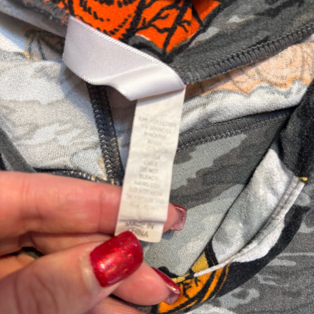 LuLaRoe Leggings One Size Gray Camo Orange Bats White Moons Halloween Goth - Picture 10 of 13